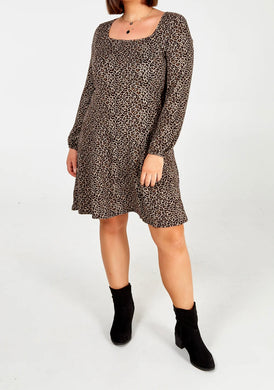 Curve Collection Stretchy Fine Knit Square Neck Leopard Print Midi Dress