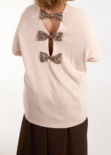 Animal Print Triple Bow Back V-Neck Fine Knit Jumper (2 Colours)